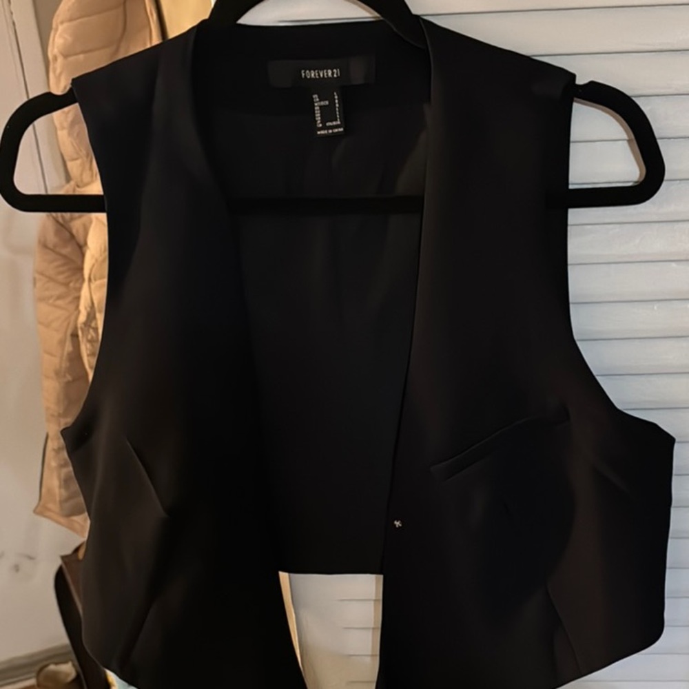 Forever 21 Black Sleeveless Vest